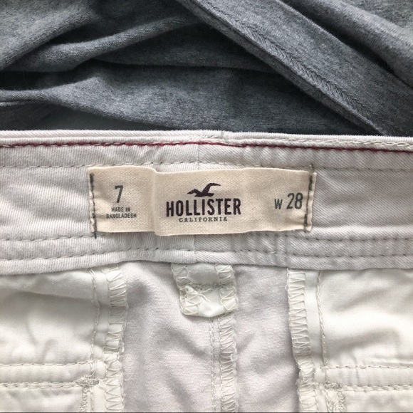 NWOT Hollister Khaki Shorts - Picture 3 of 3